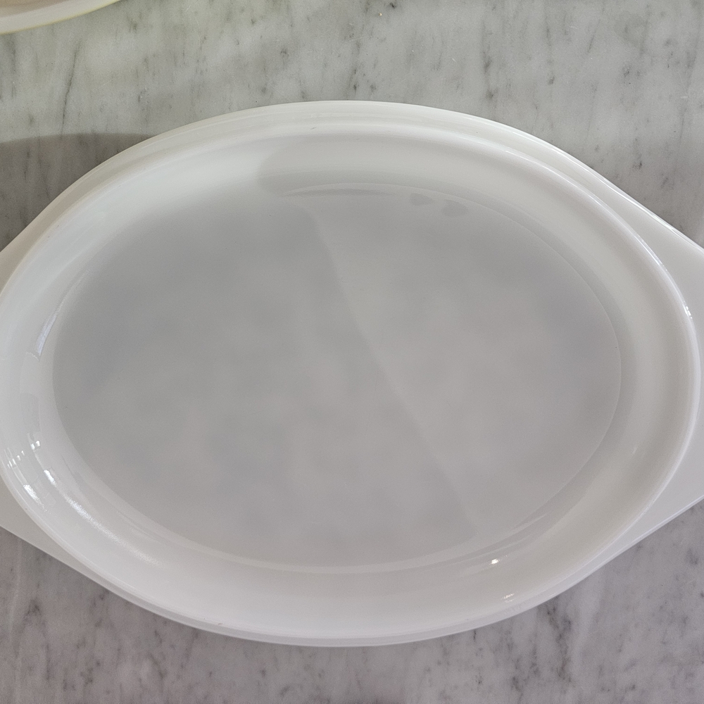 Pyrex White Yellow Olive Green Casserole Dish with Floral Design - Picture 8 of 9